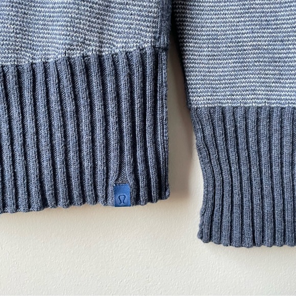 Lululemon Still Lotus Reversible Sweater Crew Blue Grey Stripe XS 2 4 Pullover - Picture 10 of 10